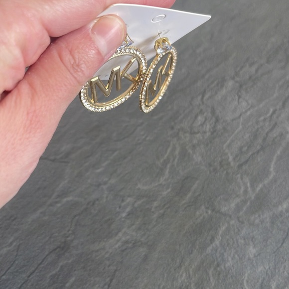 New earring - Picture 3 of 3